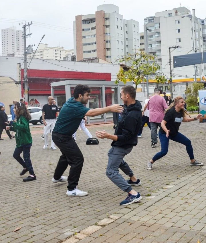 Capoeira Gratuita em São Caetano do Sul: Ginga no Parque Oferece Vivência Imperdível no Bosque do Povo para Todas as Idades