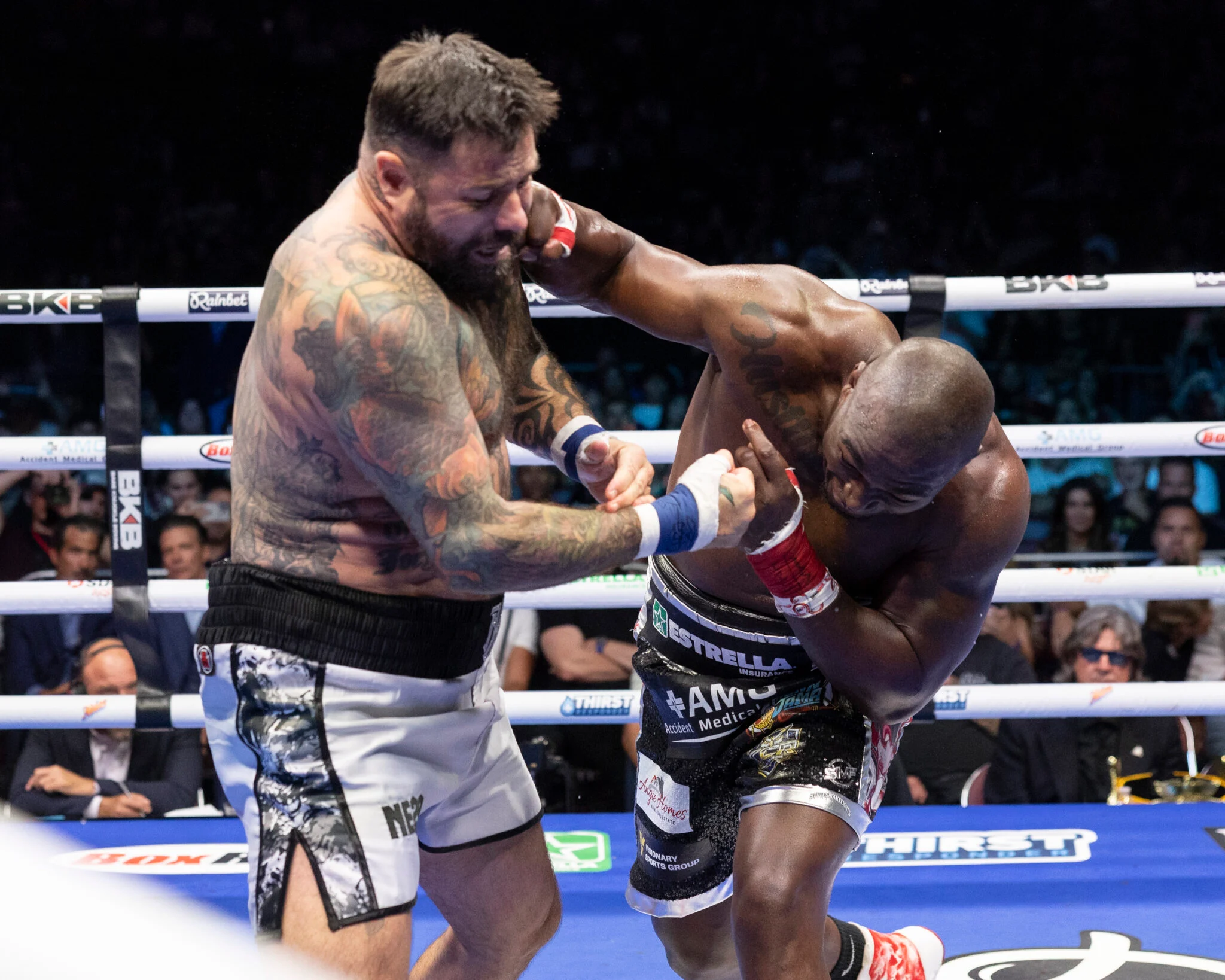 Nocaute brutal de Gustavo Trujillo em Mick Terrill choca Tyson Fury e garante título BKB dos pesos-pesados em Miami