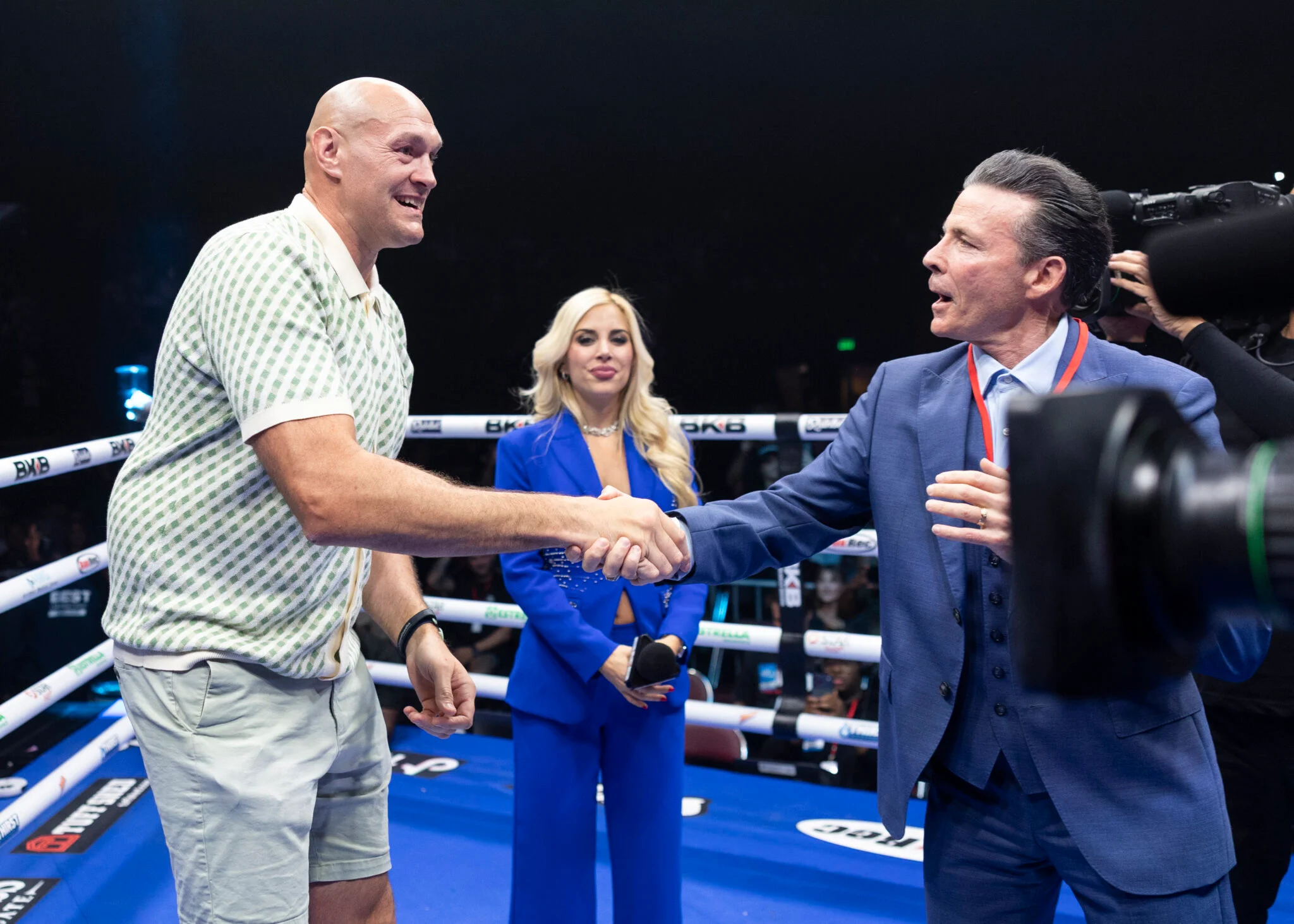 Tyson Fury Tease: Campeão de Boxe Pondera Transição para Lutas Sem Luvas e Cobra ‘Cheque Gordinho’ da BKB em Miami