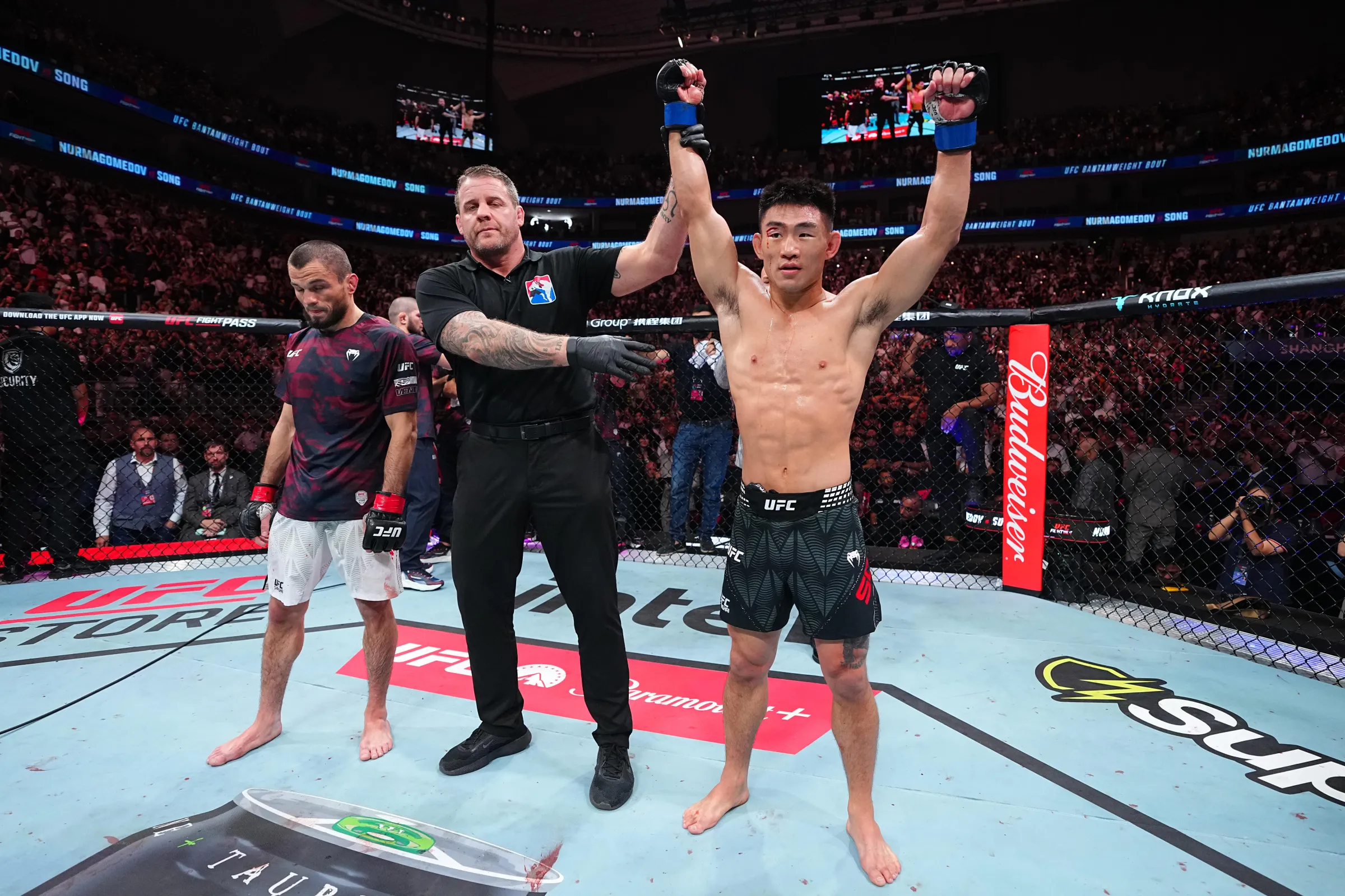 Song Yadong Nocauteia Umar Nurmagomedov no UFC Shanghai e Declara: ‘Melhor Momento da Minha Vida’, Mirando Revanche pelo Título Peso-Galo