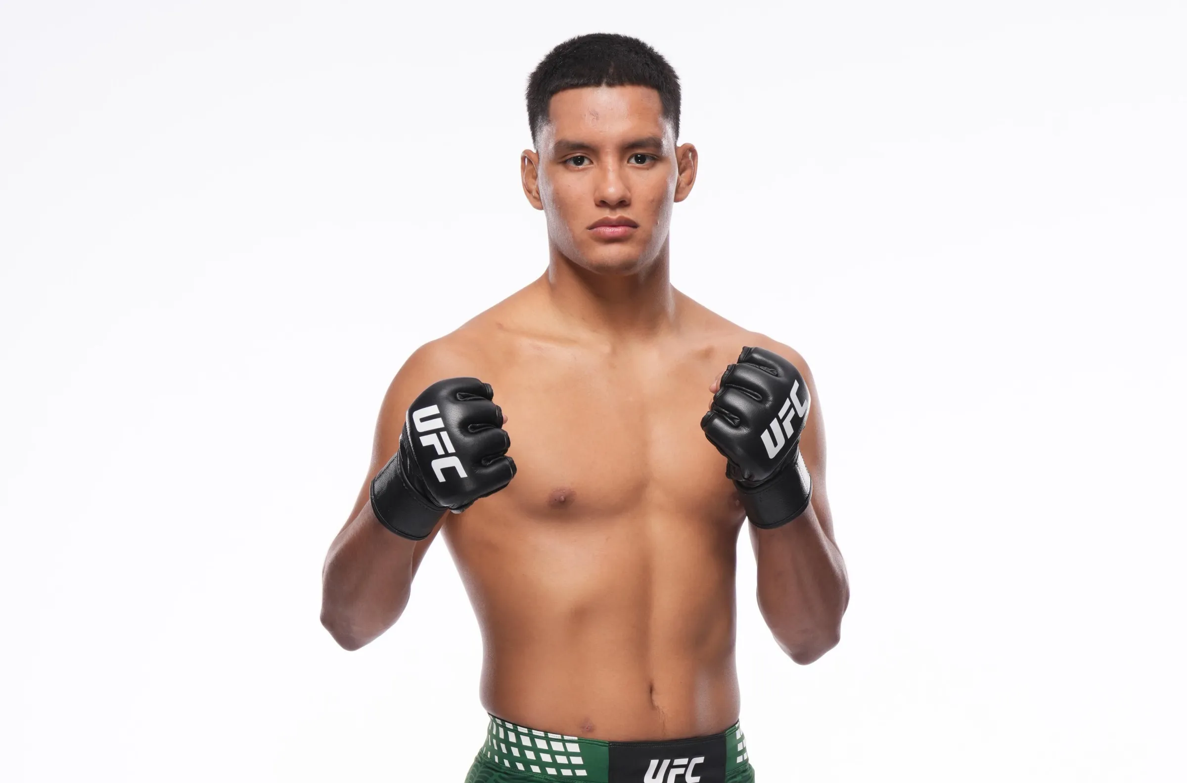 Jessie Rosas, irmão de Raul Rosas Jr., fará estreia no Noche UFC em Glendale após reviravolta e corte relâmpago.