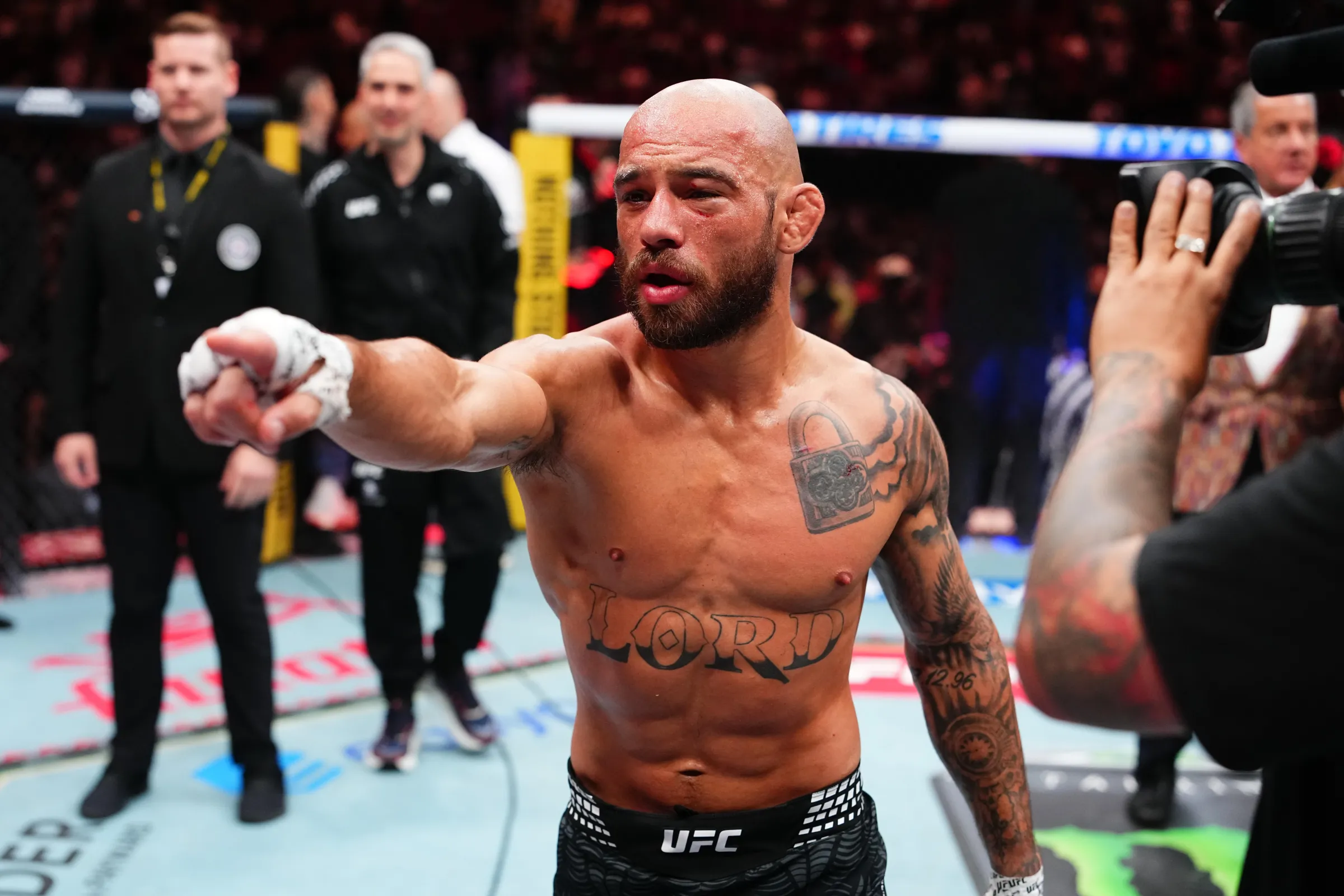 Jean Silva se defende de acusações de tapa no Noche UFC 4: ‘Eu escorreguei!’, revela o ‘Lord’ e desmente ’20 vídeos’ de agressão a Jose Delgado