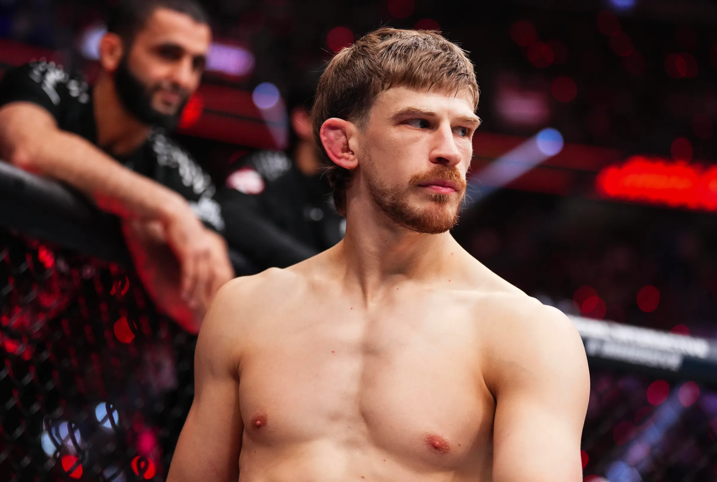 UFC 333: Arnold Allen Fora da Luta Contra Aaron Pico; Recuperação de Tratamentos Anteriores Afasta Britânico, Losene Keita é o Novo Desafio para Pico