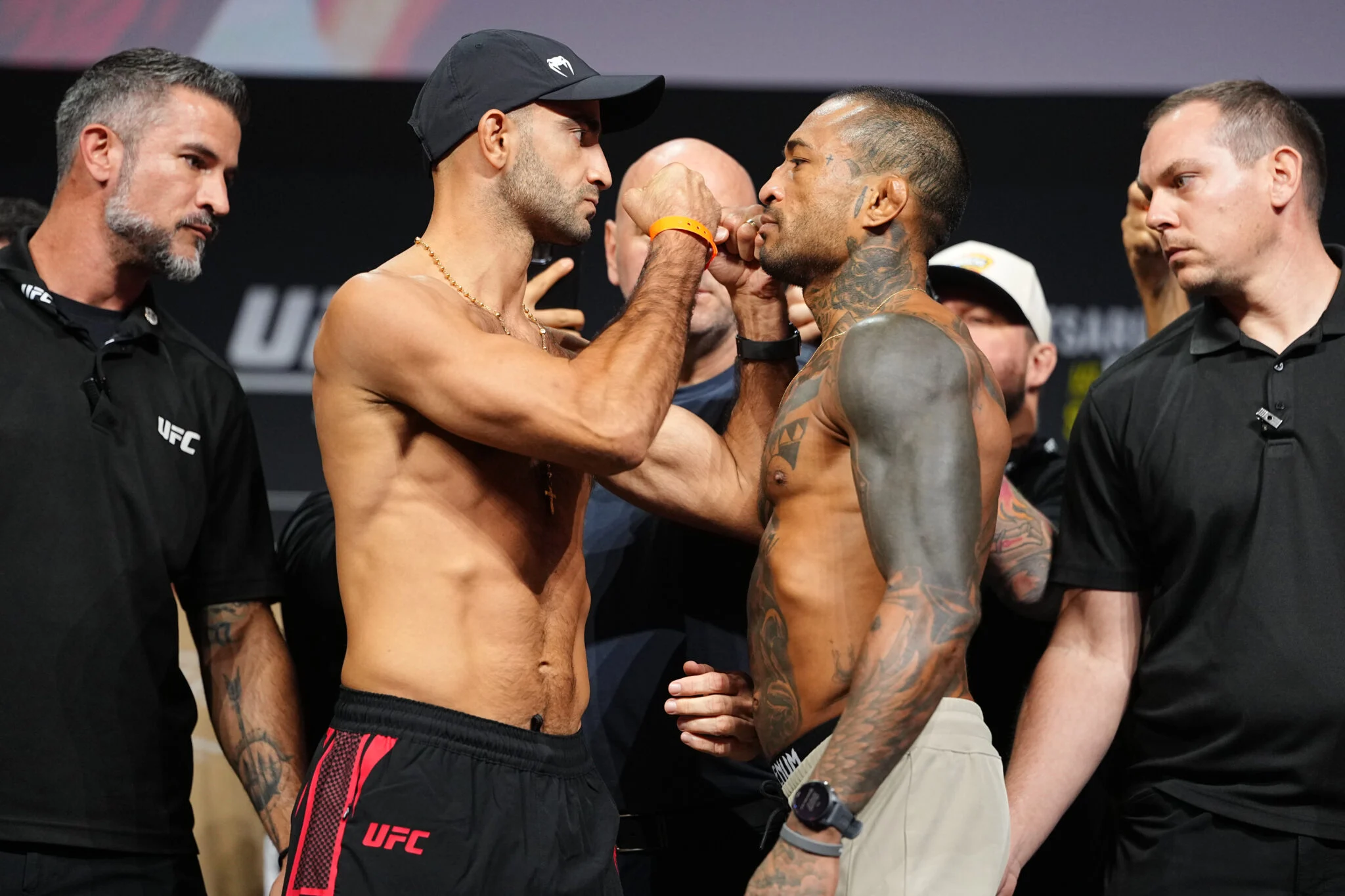 UFC 331: Giga Chikadze e Joanderson Brito Quase Brigam na Pesagem e São Separados por Segurança! Clima Esquenta para o Duelo