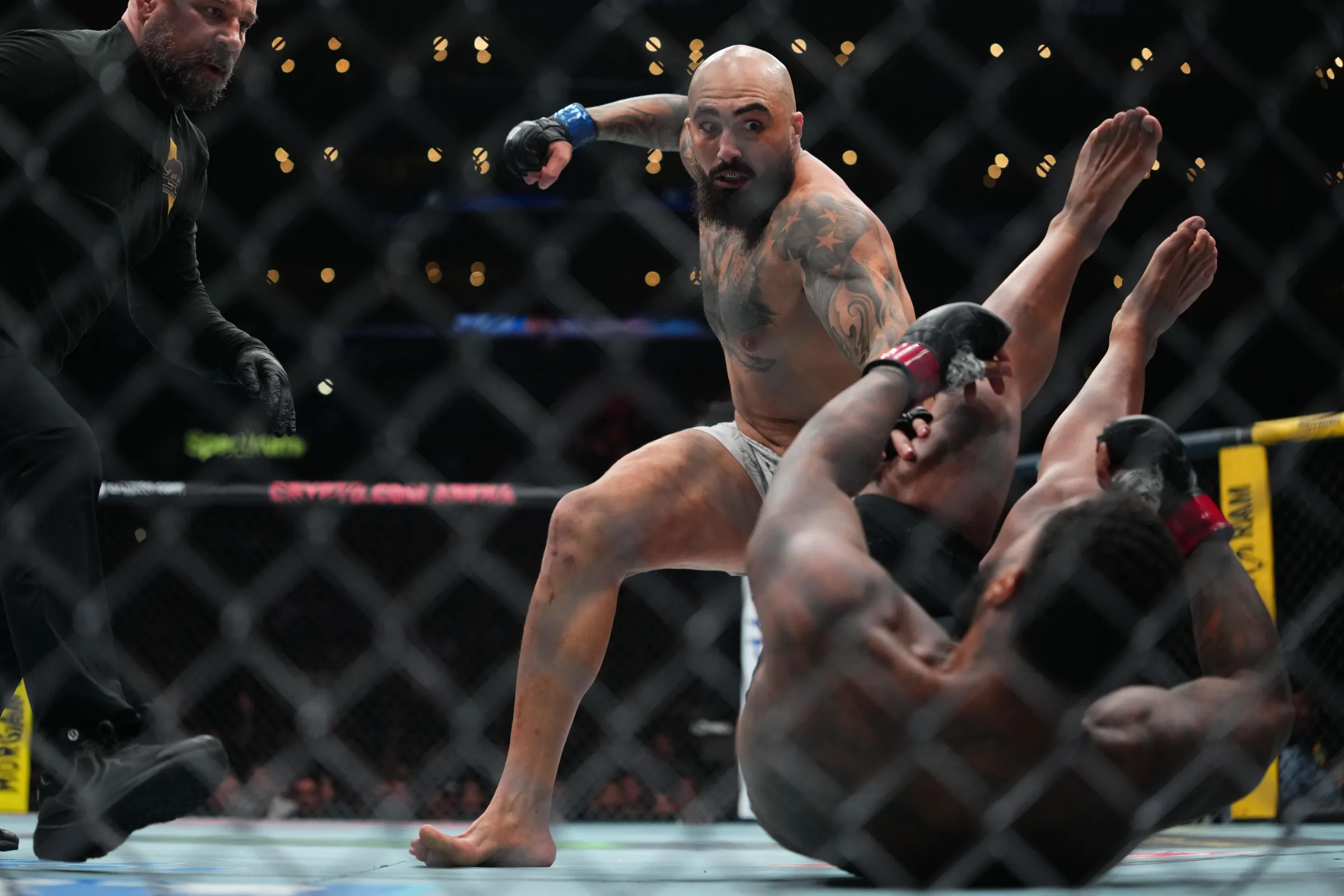 UFC 331: Sean Sharaf Nocauteia Gable Steveson em Choque Histórico, Joshua Van e Arman Tsarukyan Brilham nos Resultados Finais
