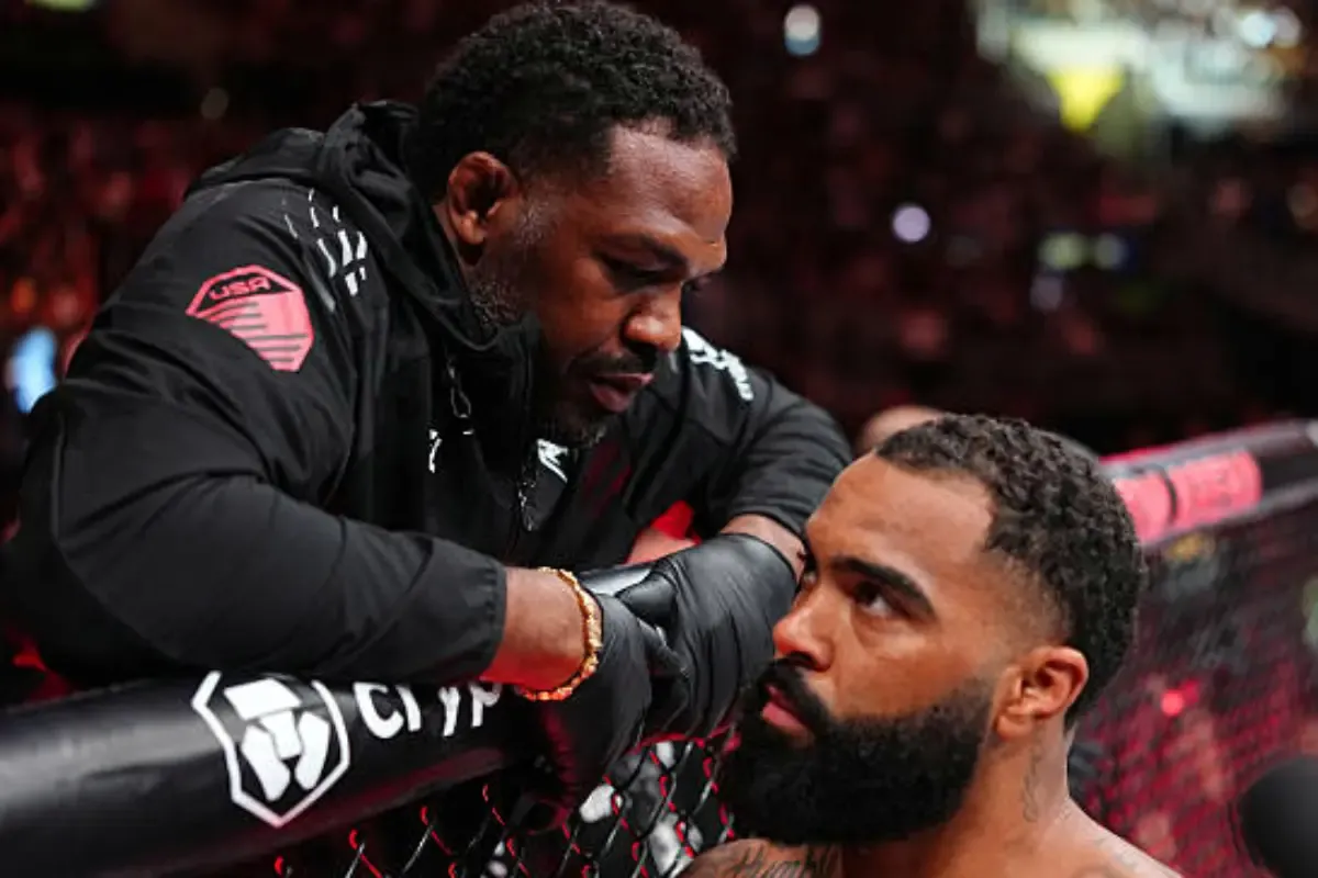Usman Nurmagomedov não perdoa Jon Jones e provoca com ‘bumerangue’ após nocaute chocante de Gable Steveson no UFC 331