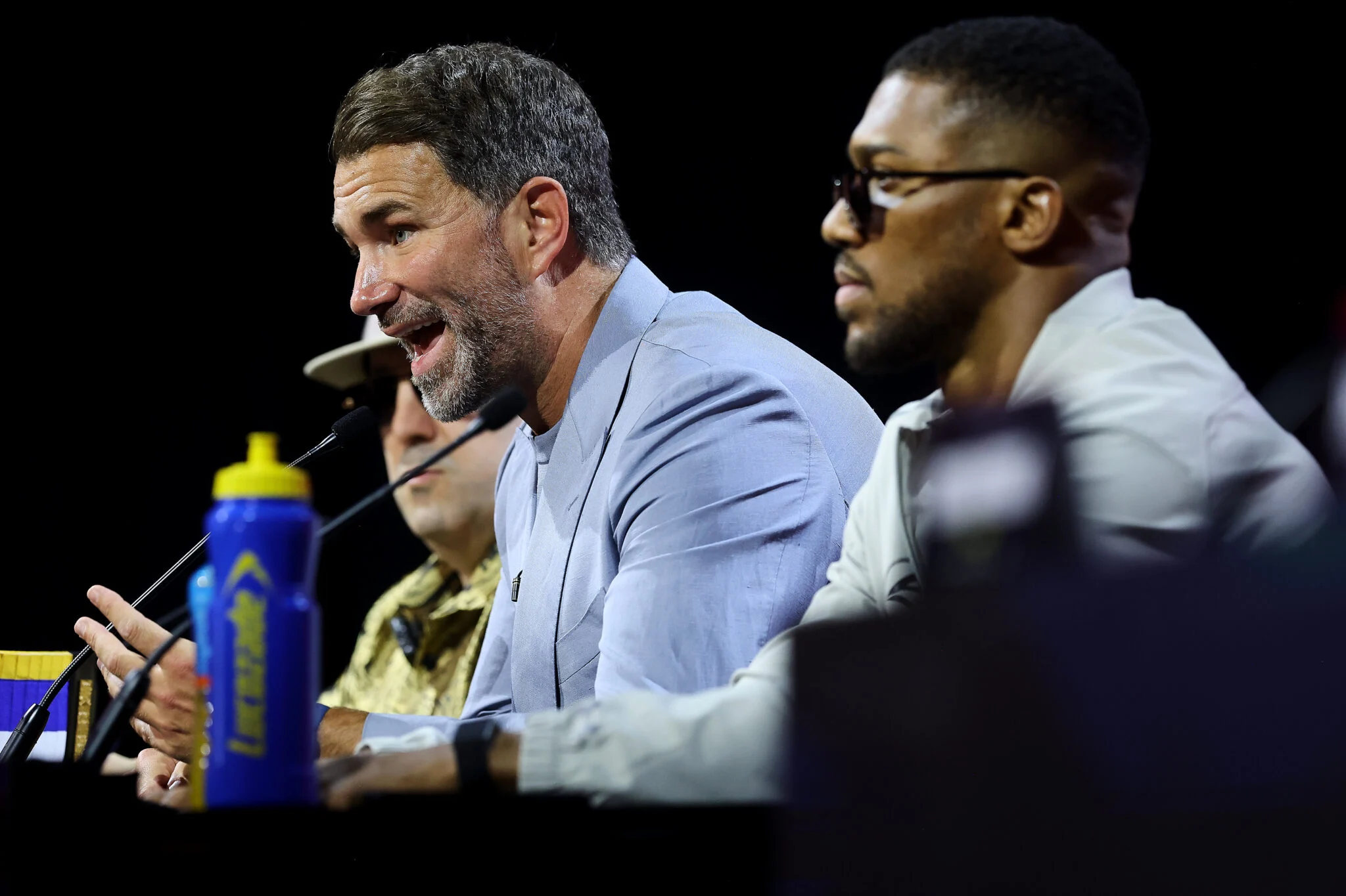 Eddie Hearn revela que Anthony Joshua ‘nunca concordou’ com detalhe crucial no anúncio da mega luta contra Tyson Fury, acendendo debate no boxe