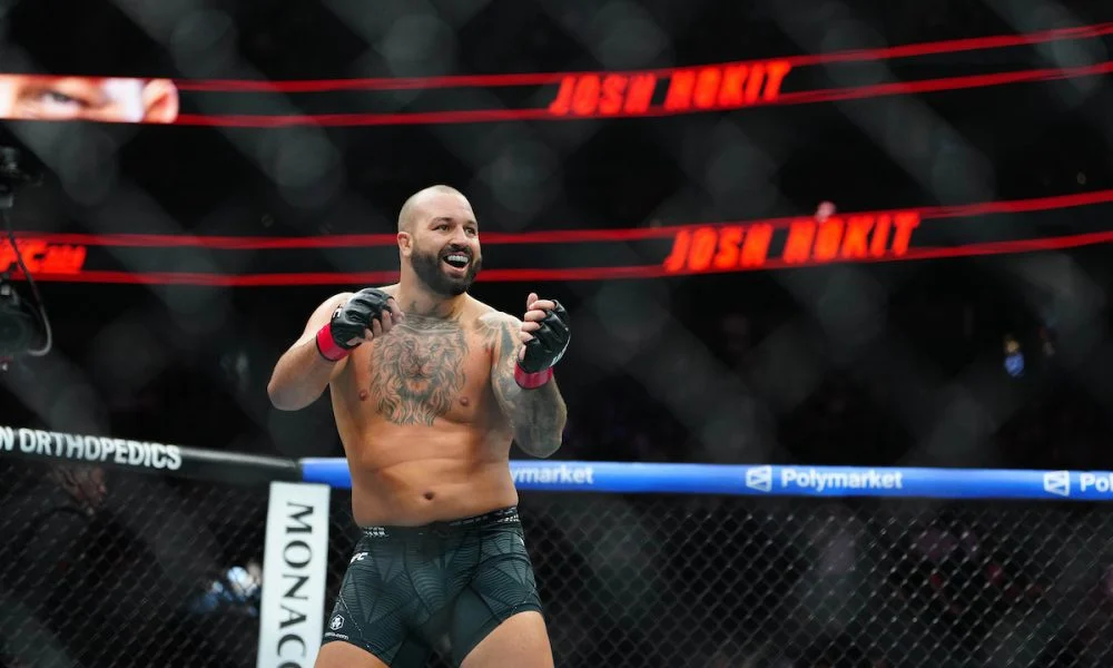 Josh Hokit ataca Tom Aspinall e questiona lesão ocular: ‘Está tentando sair do contrato para faturar no boxe’, dispara lutador do UFC