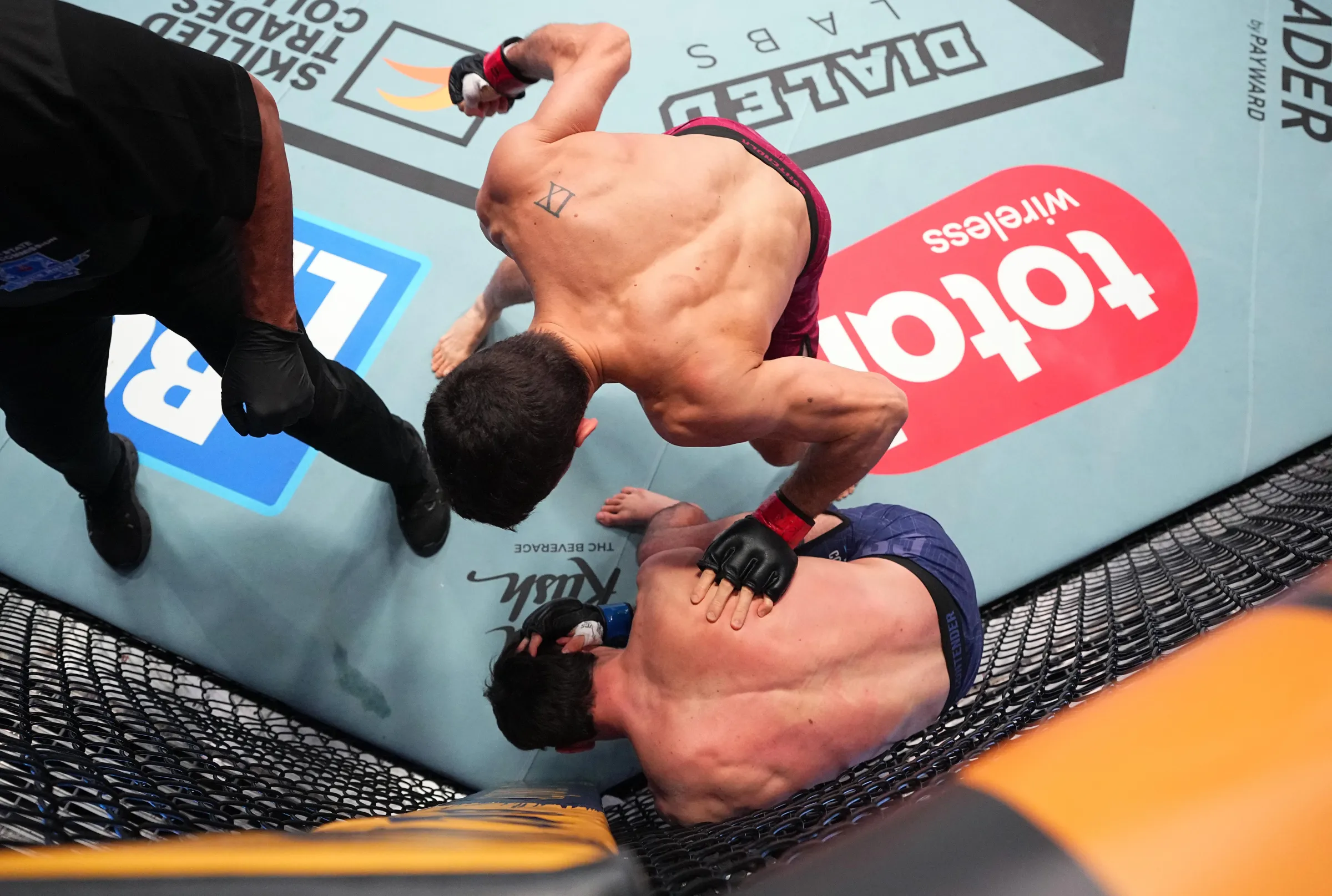 Escândalo no Contender Series: Lutador Vence com Joelhada Ilegal, Garante Contrato UFC e Dana White Detona Herb Dean