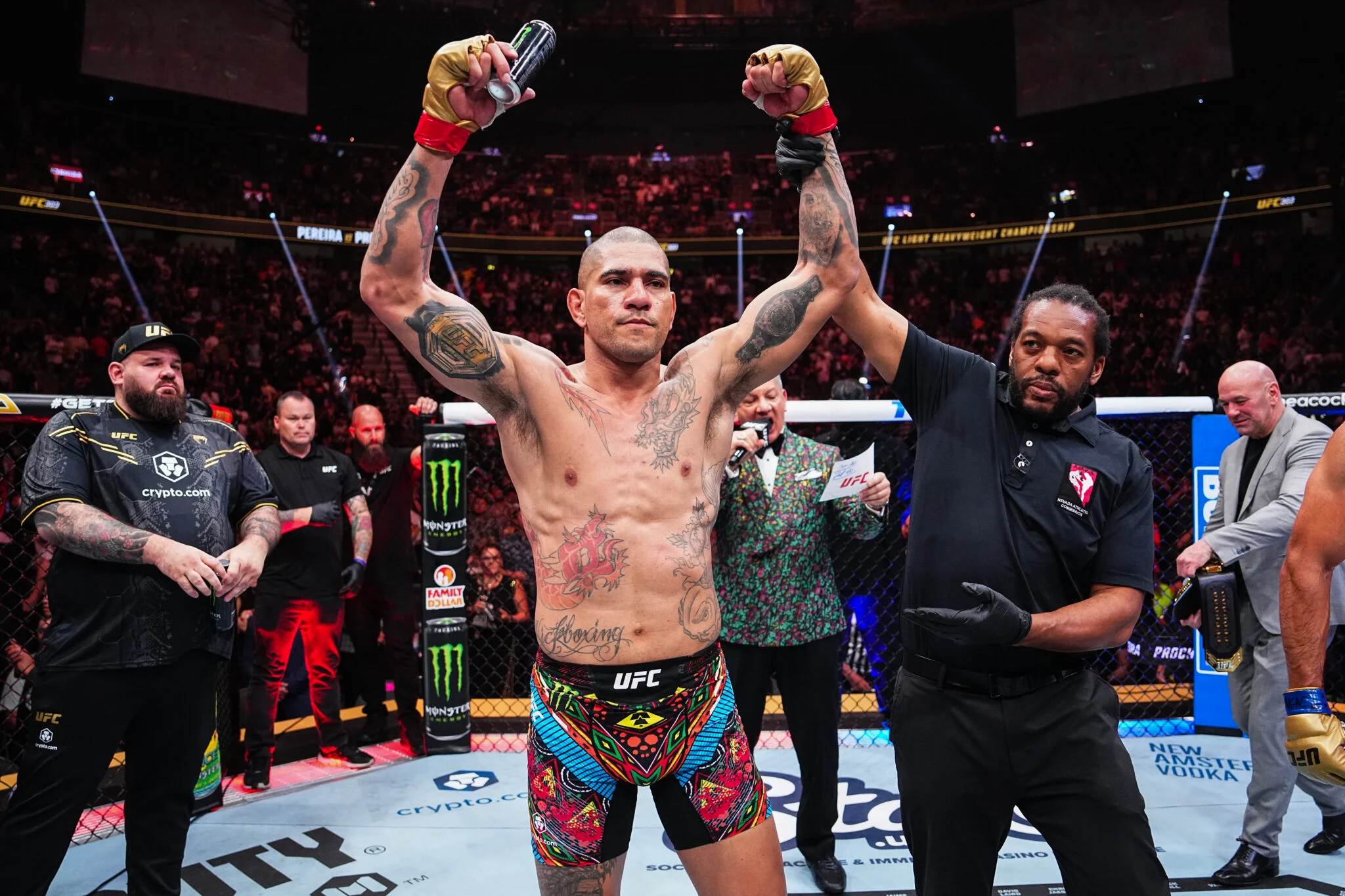 Dana White Confirma Anúncio da Próxima Luta de Alex Pereira Durante Live do KICK no UFC 332, Fãs Aguardam Ansiosamente o Retorno de Poatan ao Octógono