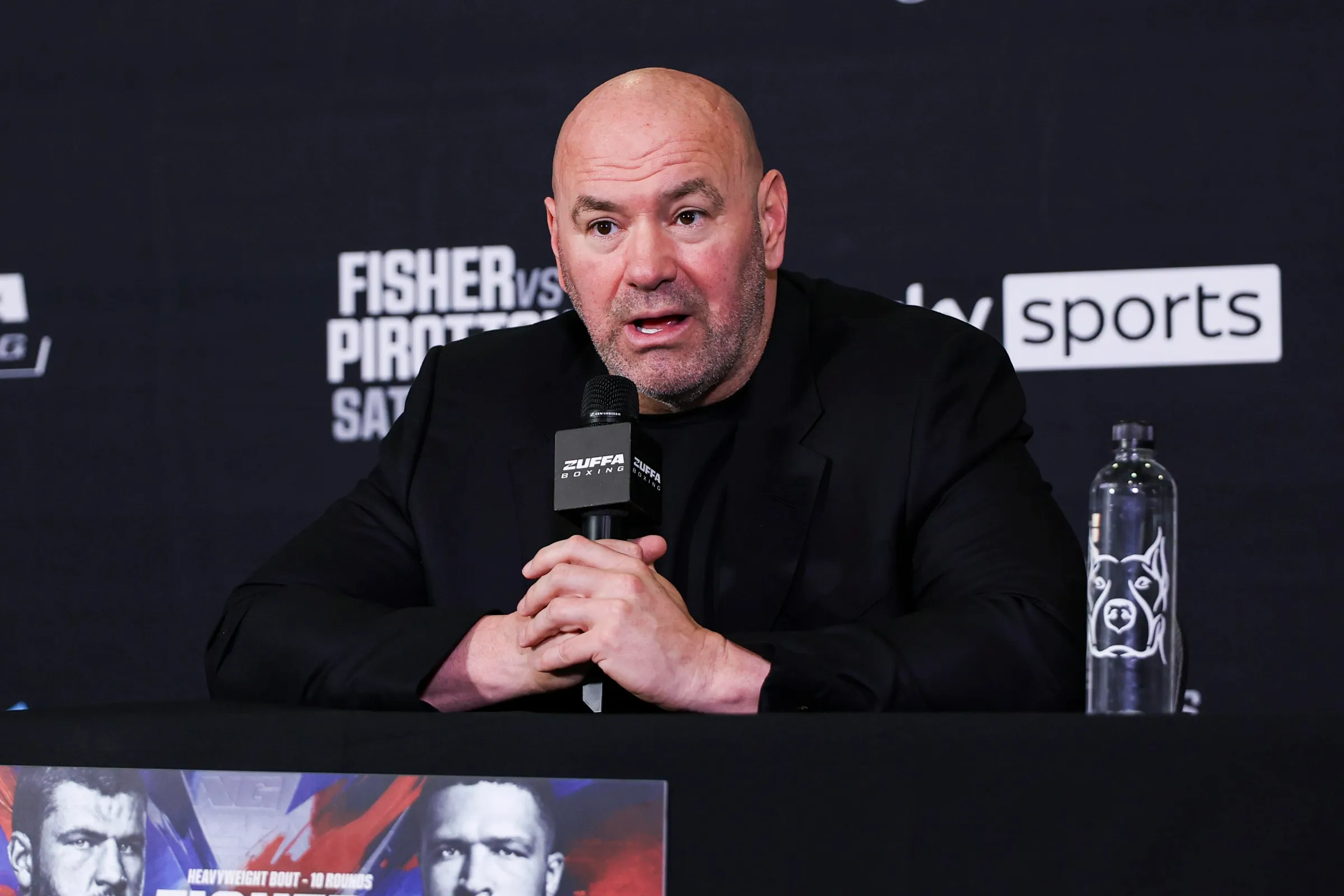 Dana White Comete Gafe Épica ao Promover Wang Cong no UFC 332: ‘Ela Venceu Rose Namajunas!’ Entenda a Confusão do Chefão