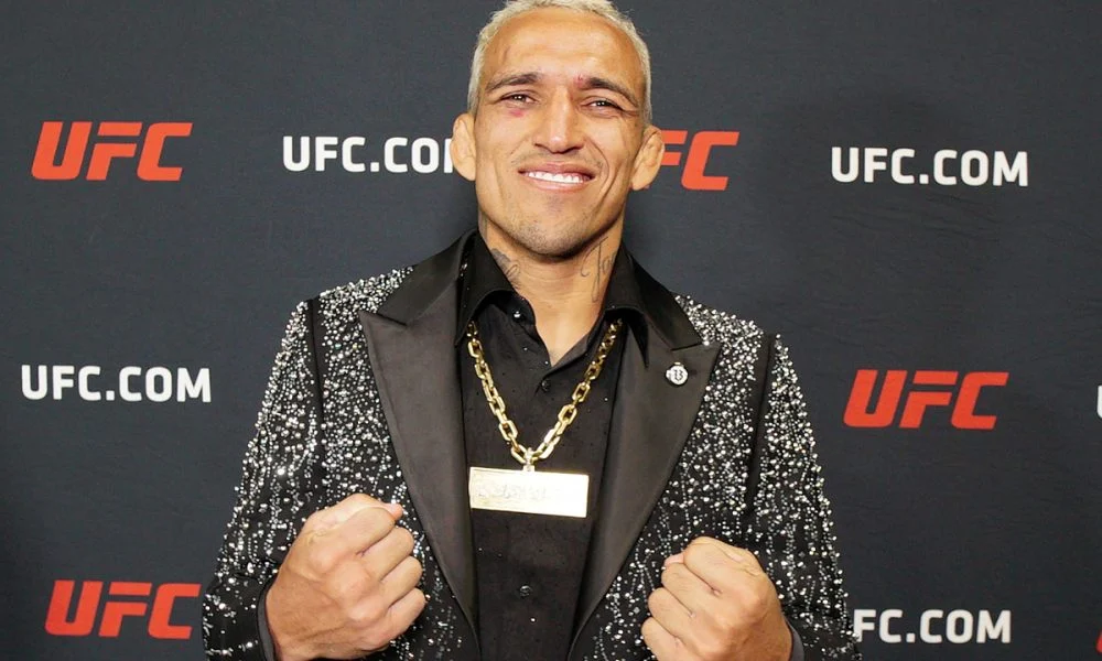 Charles Do Bronx Abre Como Favorito nas Apostas para o Duelo Contra Diego Lopes no UFC 335 em Busca do Cinturão BMF