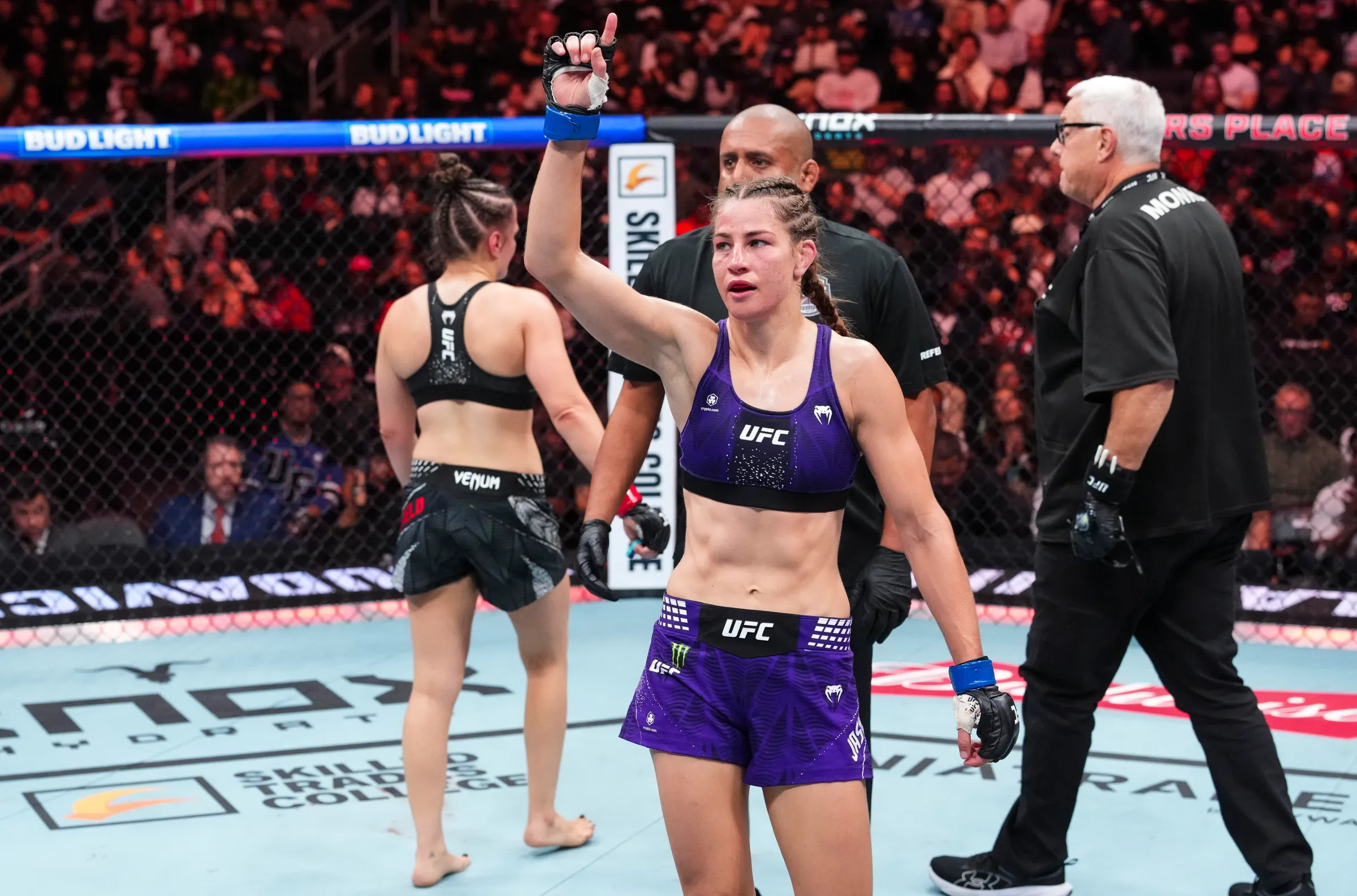 Jasmine Jasudavicius: A Lutadora Canadense Revela Que Erin Blanchfield a Subestimou no UFC Edmonton e Projeta Futuro Brilhante no Peso-Mosca