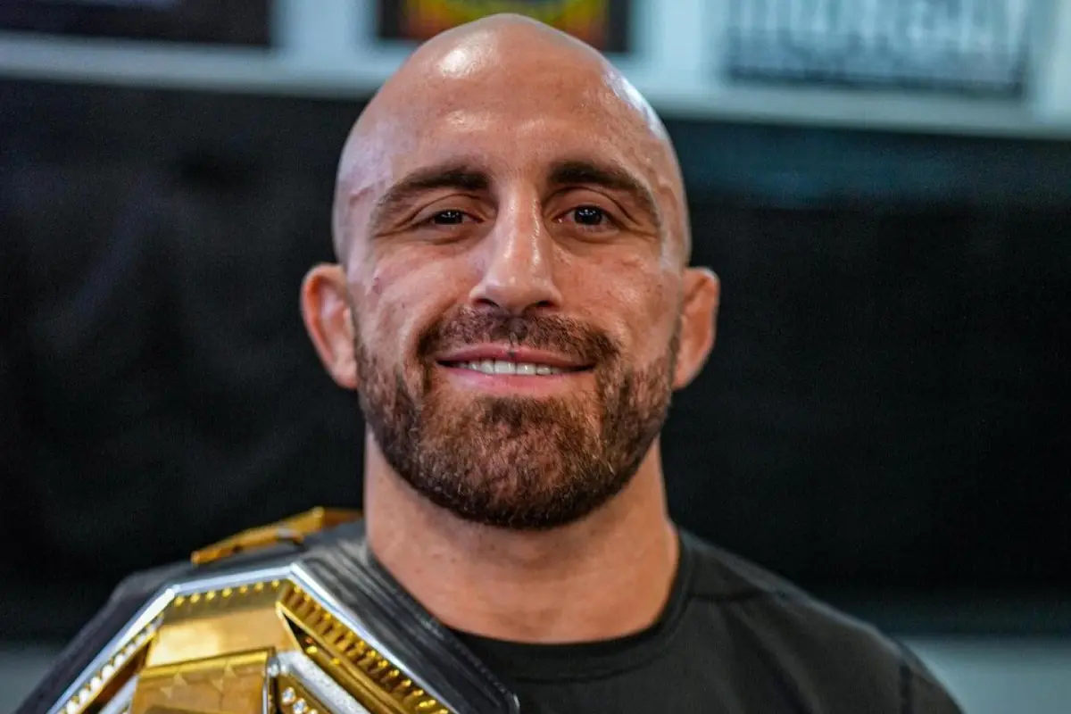 Alexander Volkanovski Faz Previsão Ousada para Luta no UFC 333 Contra Invicto Movsar Evloev e Promete Performance Inesquecível