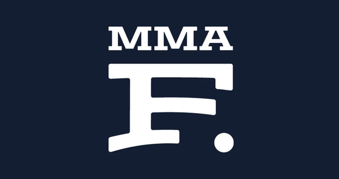 Vídeo Viral do UFC Edmonton Choca: Policial é Flagrado Aplicando Suplex Brutal em Fã Durante Briga Generalizada na Arena