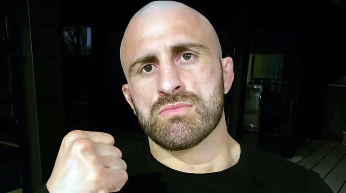 Interminável! Volkanovski, o ‘Grande’ do UFC, já mira 2 pesos-pena TOP e uma surpresa para o cinturão após batalha no UFC 333