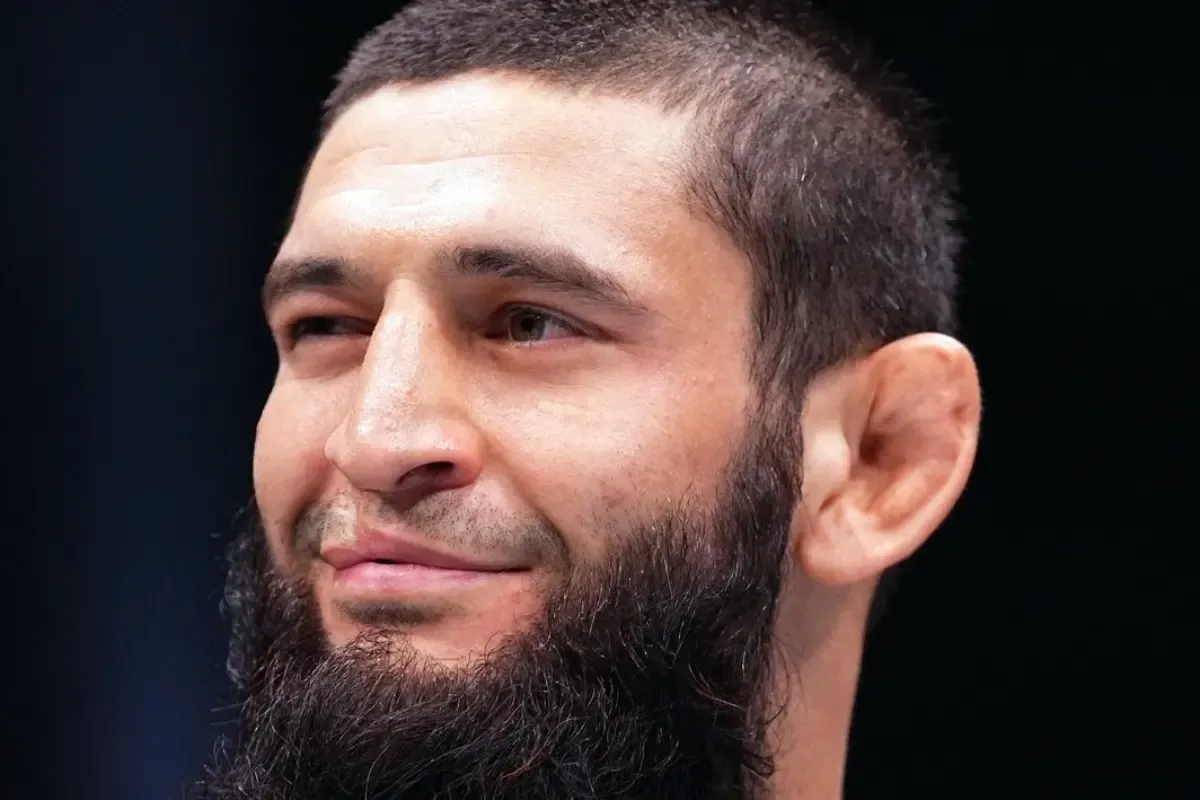 Imparável Khamzat Chimaev: O ‘Lobo’ Esmagou o Ex-Campeão do UFC Robbie Lawler no RAF 14 e Avisou Colby Covington