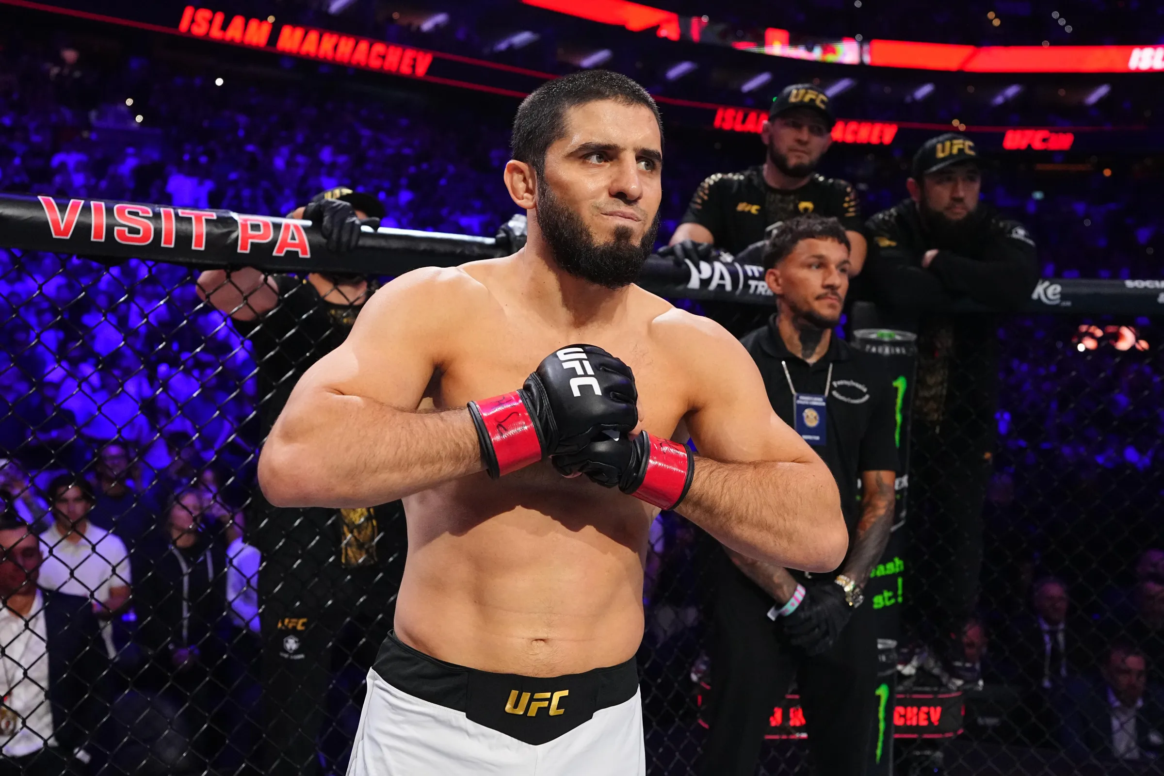 Islam Makhachev Revela o Verdadeiro Motivo por Trás da Recusa em Enfrentar Carlos Prates no UFC 336 e os Planos Pós-Ramadã