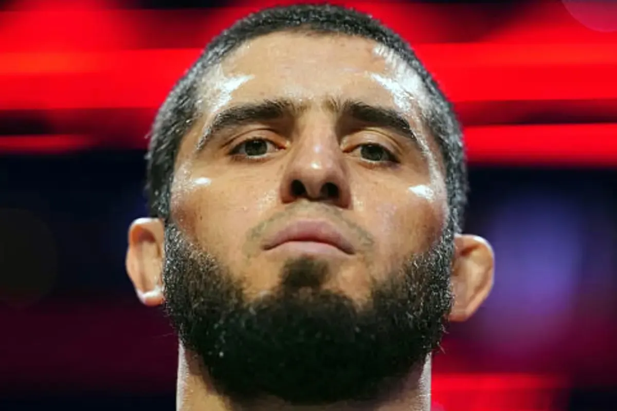 Islam Makhachev Detalha Motivo de Não Lutar Contra Carlos Prates no UFC, Gerando Polêmica Sobre o Cinturão e Desafiantes