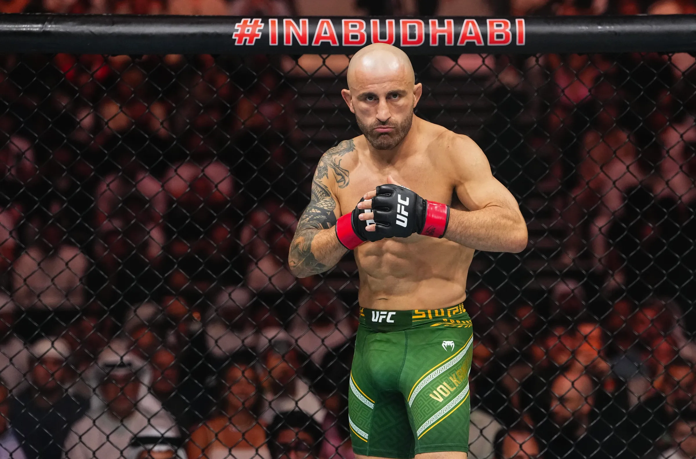 Chael Sonnen Ataca Ideia de ‘Luta de Aposentadoria Dupla’ de Volkanovski Contra Gaethje como ‘Uma das Mais Burras Já Ouvidas’ no UFC