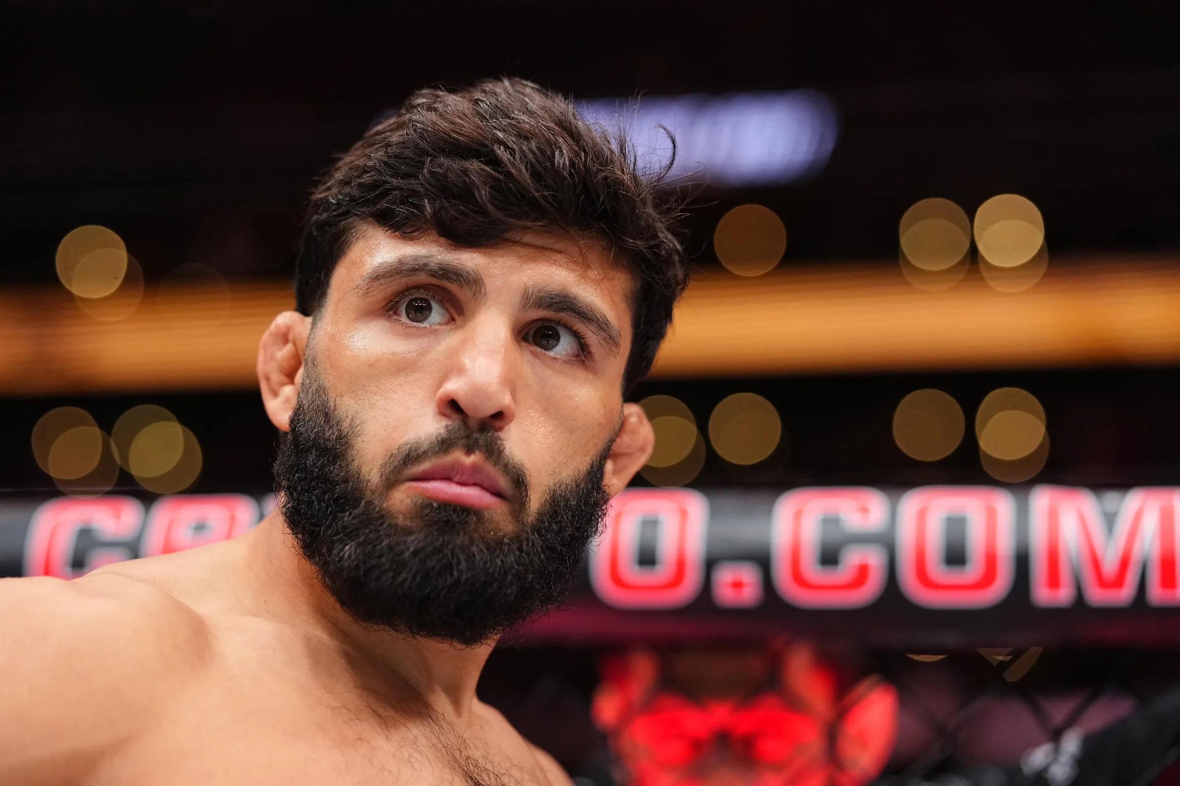 Volkanovski Choca o UFC e Anuncia Luta Contra Arman Tsarukyan pelo Cinturão Leve, Caso Justin Gaethje Recuse Desafio Histórico